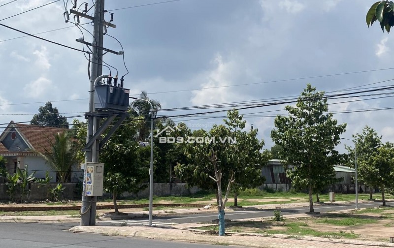 Bán gấp đất lô đất tại 1 sẹt đường Phú Thuận , xã Phú Mỹ Hưng, huyện Củ Chi, TP.HCM